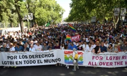 "Pour les droits dans le monde entier des LGBTI", peut-on lire sur cette bannière déployée à la WolrldPride de Madrid le 1er juillet 2017.