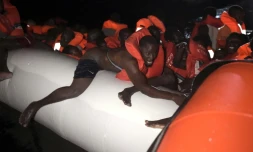Des migrants secourus au large de la Libye, le 12 octobre 2016