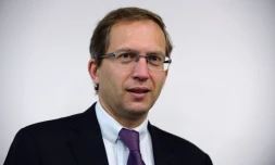 Le PDG d'Alstom, Henri Poupart-Lafarge, le 30 mai 2016 au siège du groupe à Saint-Ouen, au nord de Paris