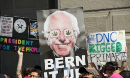 Des partisans de Bernie Sanders manifestent leur refus de soutenir Hillary Clinton, le 25 juillet 2016 Ă Philadelphie