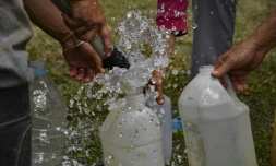 Distribution d'eau potable à Caracas, au Venezuela, le 12 mars 2019