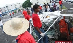 Mercredi 11 Mars 2009

Dégâts après une nuit d'émeutes au Chaudron