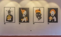 Exposition de la photographe et artiste libano-togolaise Mounia Youssef, à Grand-Popo, au Bénin, le 5 octobre 2019.