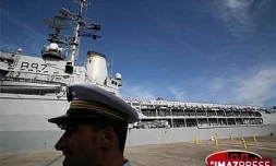 Le porte-hélicoptère Jeanne d'Arc