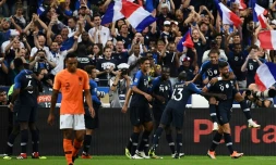 Les Bleus exultent après le but de la victoire, signé Olivier Giroud, face aux Pays-Bas, au Stade de France, le 9 septembre 2018