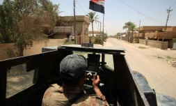 Le drapeau irakien sur un véhicule des forces du contre-terrorisme, le 23 juin 2016 à Fallouja 