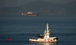 Le navire espagnol Open Arms arrive au port d'Algeciras à San Roque au sud de l'Espagne, le 9 août 2018