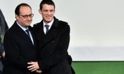 Le président français François Hollande (g) et son Premier ministre Manuel Valls à l'ouverture de la COP 21 au Bourget, en Seine-Saint-Denis, le 30 novembre 2015
