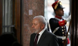 Le président brésilien Luiz Inacio Lula da Silva arrive au sommet Mercosur à Montevideo le 6 décembre 2024

