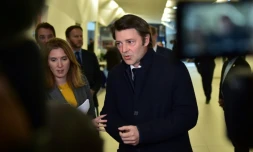 François Baroin quitte le siège du parti Les Républicains, le 2 mai 2017 à Paris