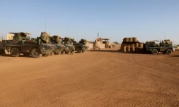 Des véhicules blindés de la Task Force Takuba, mission militaire internationale au Sahel, stationnés sur la base de Ménaka, au Mali, le 7 décembre 2021