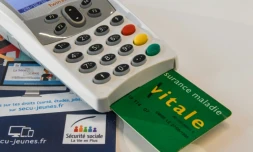 Le gouvernement réfléchit à une fusion entre la carte Vitale et la carte d'identité (CNI) afin de lutter contre les fraudes