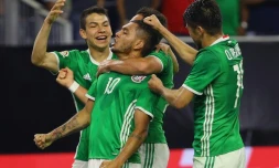 Le numéro 10 mexicain Jesus Manuel Corona célèbre son but inscrit contre le Venezuela lors du premier tour de la Copa America au NRG Stadium de Houston, dans le Texas, le 13 juin 2016