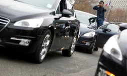 Des VTC manifestent à Paris le 18 décembre 2015