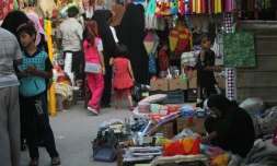 Photographie d'archives datant du 16 juillet 2012 d'un marché dans le grand quartier chiite Sadr City, dans le nord de Bagdad