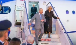 Le roi Charles III et la reine Camilla arrivent à l'aéroport Ciampino de Rome à la veille d'une visite au Vatican, le 22 octobre 2025