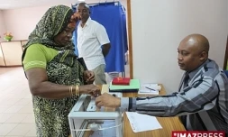 Dimanche 29 mars 2009

Jour de vote à Mayotte