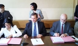 Lundi 30 mars 2009 Signature entre le Département et le CNOUS d'un accord cadre sur la mise en place d'un dispositif d'accueil des étudiants en mobilité