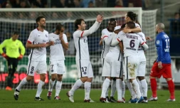 Les Parisiens fêtent le but somptueux de Zlatan Ibrahimovic face à Caen au stade Michel d'Ornano, le 19 décembre 2015