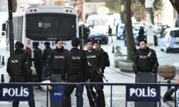 Cordon de police autour de la Mosquée bleue le 12 janvier 2016 à Istanbul