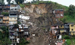 Dégâts après de fortes pluies à Manizales, au centre de la Colombie, le 19 avril 2017