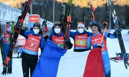 La joie de l'équipe de France, composée d'Anaïs Chevalier-Bouchet, Chloé Chevalier, Justine Braisaz-Bouchet et Julia Simon, après avoir remporté le relais de Ruhpolding (Allemagne), le 14 janvier 2022