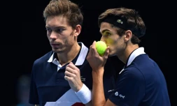 Les Français Nicolas Mahut et Pierre-Hugues Herbert en finale du double du Masters contre les Américains Jack Sock et Mike Bryan, le 18 novembre 2018 à Londres 