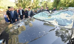 Gérald Darmanin visite le camping de Sagone en Corse du sud, où un arbre est tombé sur un bungalow tuant une personne le 18 août 2022