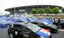 Manifestation de taxis à Saint-Denis en Seine-Saint-Denis, le 21 mai 2025