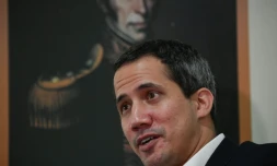Le dirigeant d'opposition Juan Guaido lors d'une interview avec l'AFP à son domicile à Caracas, le 25 août 2021.