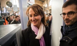 La ministre de l'Environnement SégolÚne Royal arrive à la Gare du Nord le 17 décembre 2015, à Paris