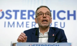 Le leader de l'extrême droite autrichienne Herbert Kickl tient une conférence de presse, le 12 février 2025 à Vienne