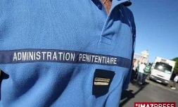 Mardi 5 mai 2009 Les surveillants de prison bloquent l'extraction des détenus du centre pénitentiaire du Port