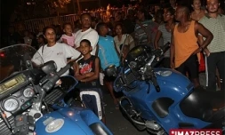 Mercredi 6 Mai 2009

Juliano Verbard, le Petit Lys d'amour, ainsi que ses complices, Fabrice et Alexin Michel, ont été arrêtés ce mercredi