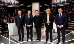 Les cinq candidats favoris à la présidentielle française lors d'un débat sut TF1, le 20 mars à Aubervilliers, près de Paris