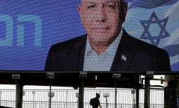 Affiche électorale du candidat israélien centriste Gadi Eisenkot à Ramat Gan, en Israël, le 15 octobre 2026