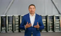 Dmitri Marinitchev, entrepreneur et médiateur auprès du gouvernement russe pour les questions liées à internet, dans ses entrepôts à Moscou, le 26 juillet 2017