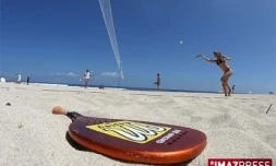 Beach tennis