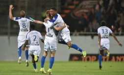 Les Troyens en liesse après leur victoire face à Lorient au Moustoir leur permettant ainsi de remonter en  L1, le 28 mai 2017