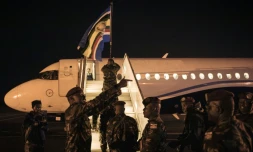 Des soldats kenyans de la force régionale de la Communauté de l'Afrique de l'Est (EAC-RF) se préparent à quitter la République démocratique du Congo, le 3 décembre 2023 à l'aéroport de Goma