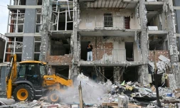 Un immeuble de Kiev détruit après une attaque de drone, le 25 mai 2025, en Ukraine