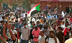 Des Soudanais manifestent contre le pouvoir militaire à Omdourman, banlieue nord-ouest de la capitale Khartoum, le 14 février 2022