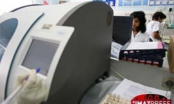 Le laboratoire de biologie du CHD de Bellepierre (Saint-Denis)