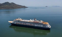 Le navire de croisière Zaandam, le 27 mars 2020 au large du Panama