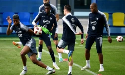 Les joueurs de l'équipe de France préparent le choc des demi-finales contre la Belgique, lors d'un entraßnement à Istra, le 7 juillet 2018