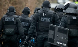 Des policiers du RAID à l'entraînement lors d'une simulation d'attaque terroriste  exercice le 30 mars 206 à Sens
