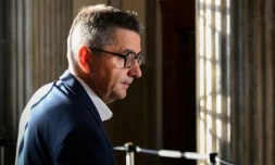 L'ancien maire de Saint-Étienne Gaël Perdriau arrive au palais de justice de Lyon pour la décision en appel dans l'affaire de la sextape, le 10 septembre 2026