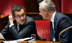 Le ministre de l'Economie Bruno Le Maire (d) et celui des Comptes publics Gérald Darmanin, à l'Assemblée nationale, le 24 octobre 2017 à Paris