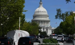Des véhicules de police devant le Capitole, à Washington, où un homme dit avoir une bombe à bord de son véhicule, le 19 août 2021