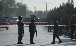 Cordon de police après une attaque suicide, le 20 juin 2016 à Kaboul